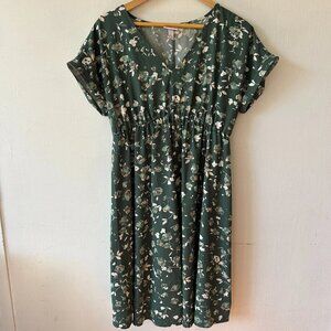 Isabel Maternity Fit and Flare Dress Womens Medium Green Floral V-neck Cottage